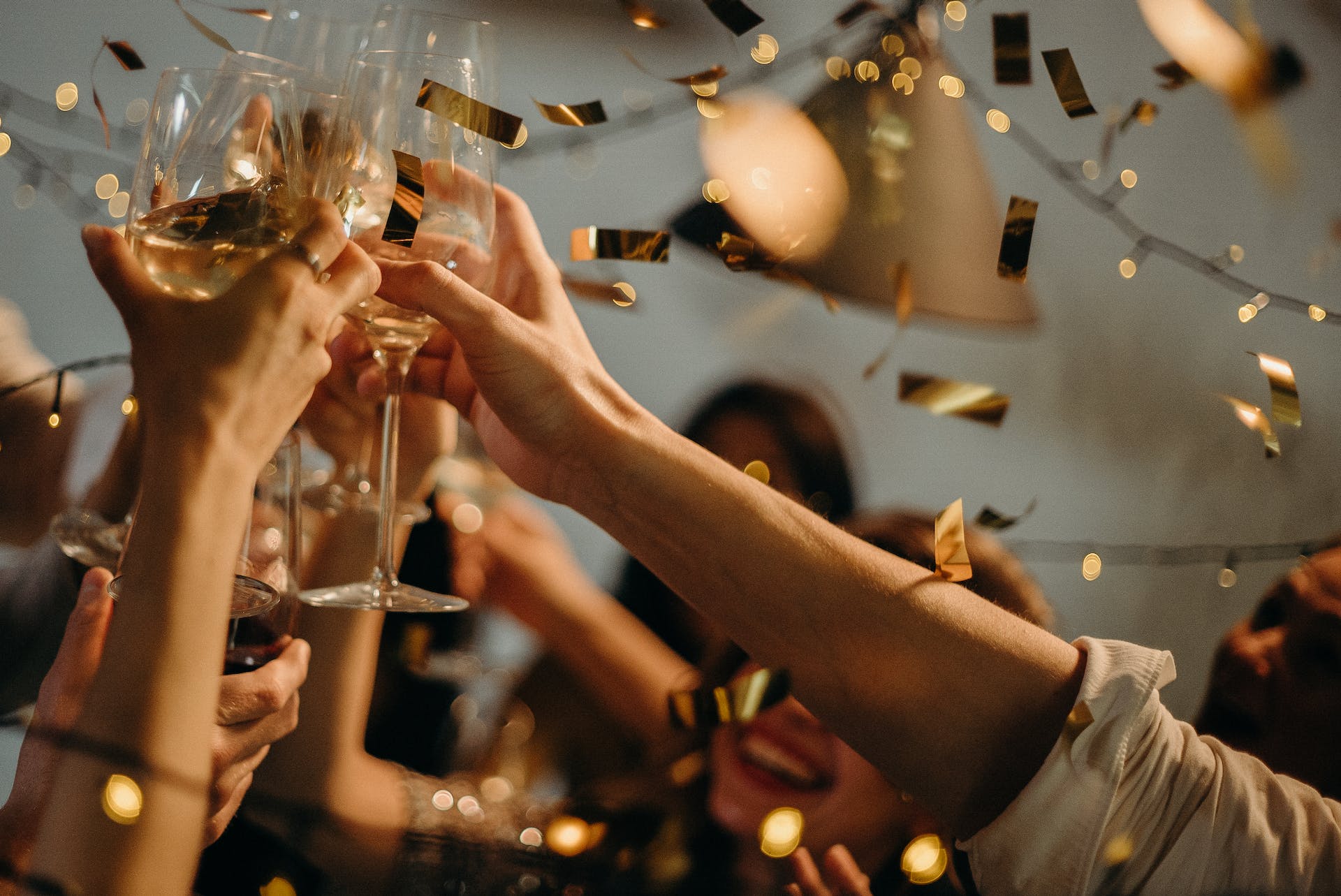 Vegan Christmas party makeup guide that stuns article image